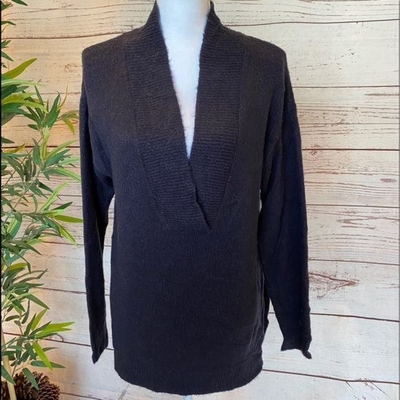 RDI Deep V-Neck Tunic Knit Split Hem Sweater NWT - Picture 2 of 7